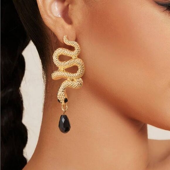 Zara Jewelry - Snake Earrings N1576